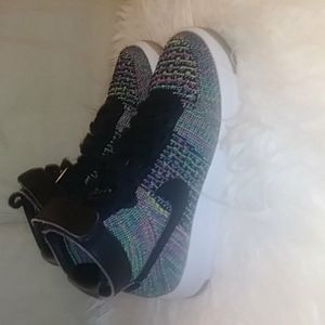 Girls sneakers / hi top nike air force